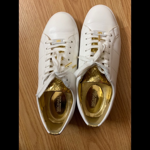 michael kors walking shoes